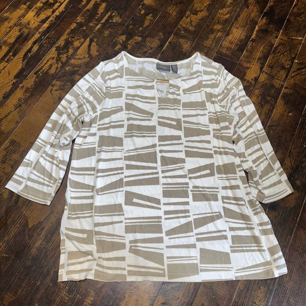 Chico’s traveler knit 3 abstract tan cream blouse